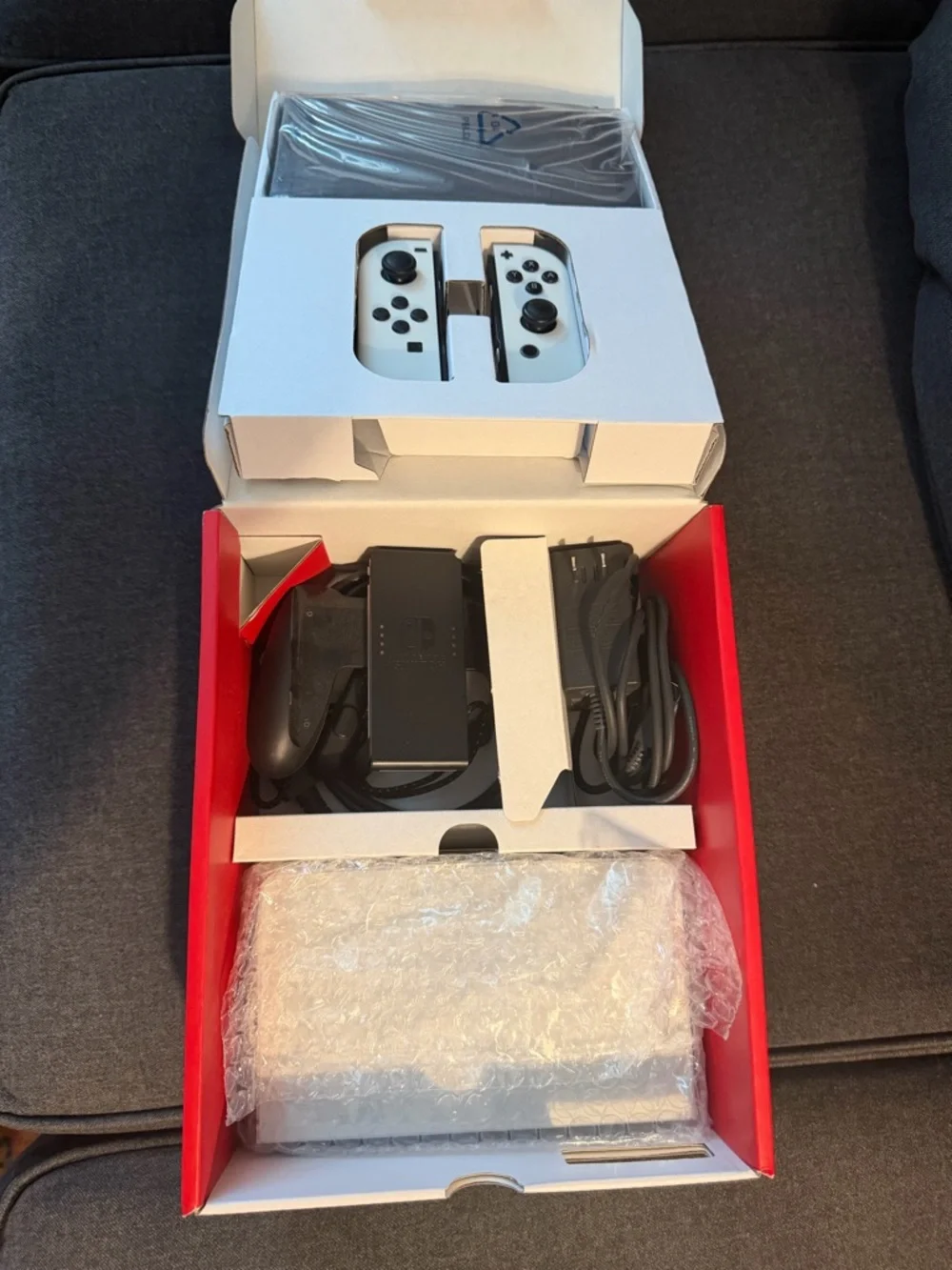 Nintendo Switch OLED Console with White Joy‑Con and White Dock 64 GB